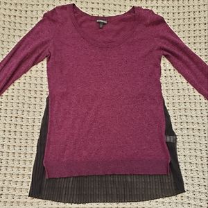 🌟 3 for $15 Accordion Back Express Sweater